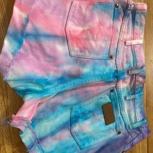 Wrangler boutique tie dye shorts. Size 32”